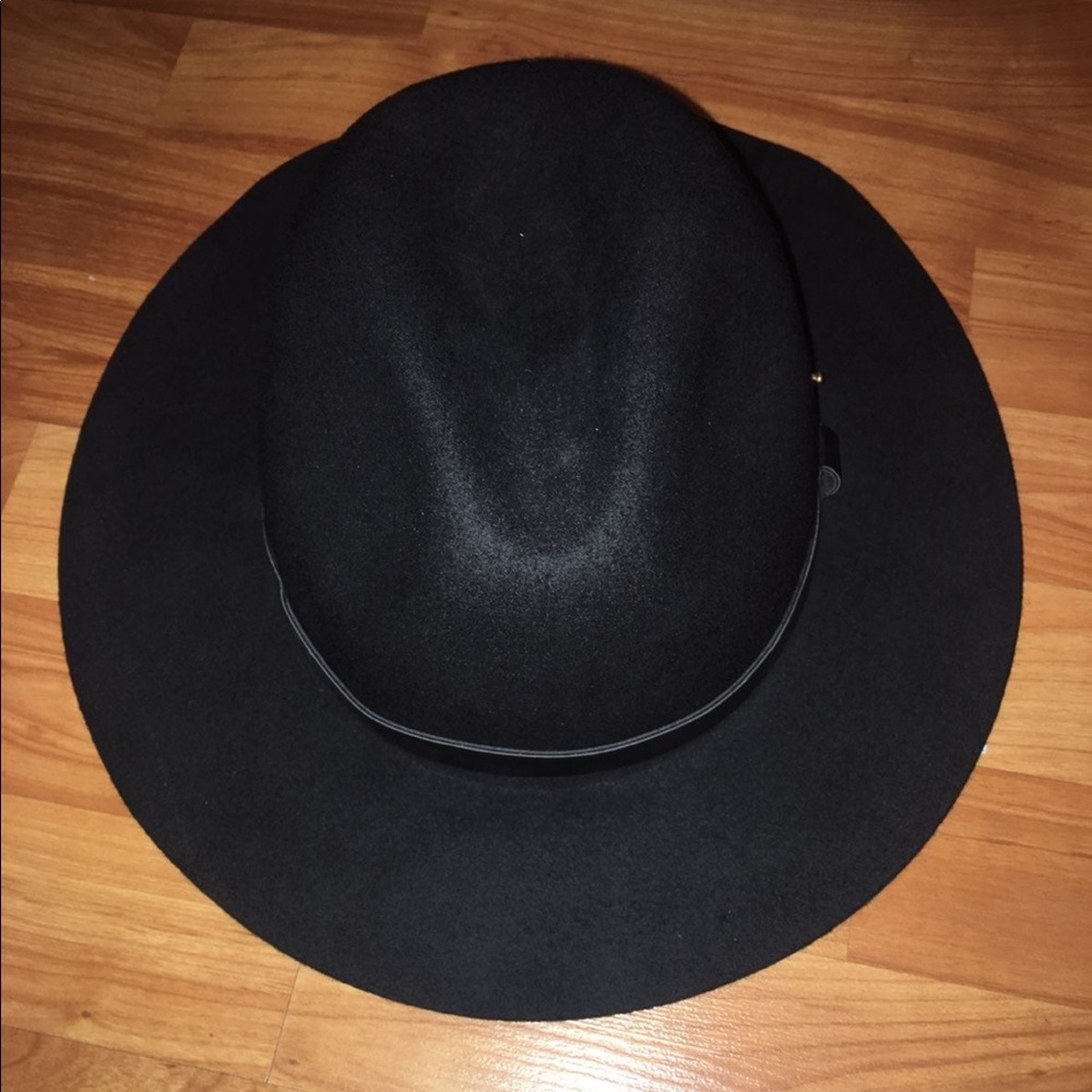 H&M black hat